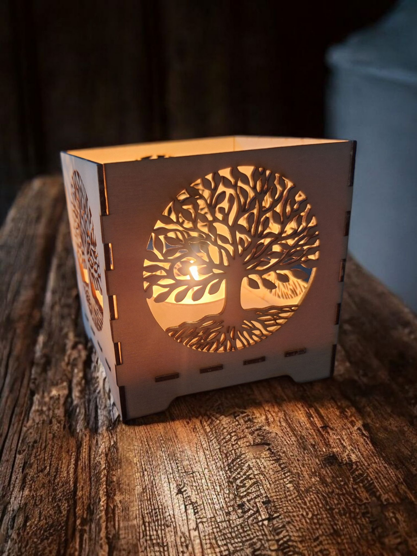 Lantern/ tea light holder